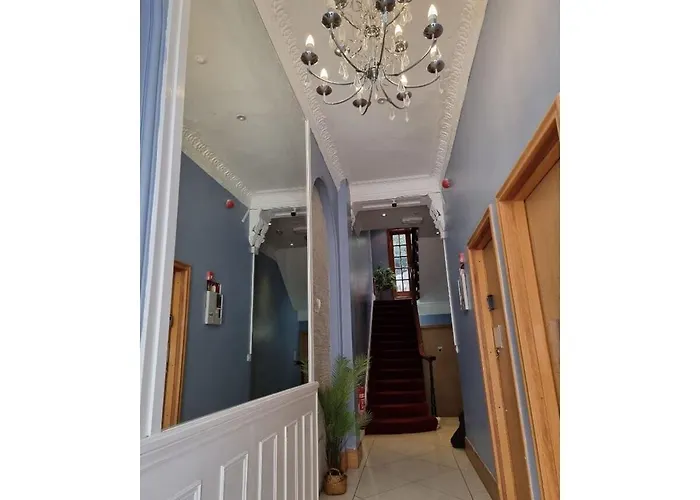 F202-Cosy 2Nd Flr Flat Fits 3 Near Hyde Park