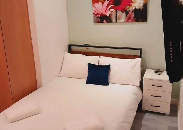 F202-Cosy 2Nd Flr Flat Fits 3 Near Hyde Park
